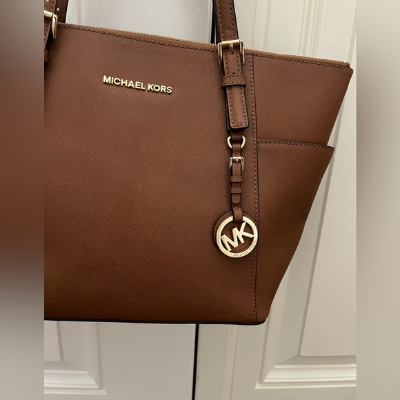 Michael Kors Brown Leather Shoulder Bag Like New - Picture 7 of 13